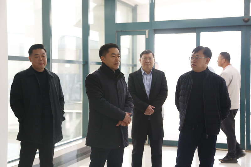 市國(guó)資委主任谷鈺一行來(lái)到錦凌凈水廠(chǎng)看望慰問(wèn)節(jié)日期間堅(jiān)守一線(xiàn)崗位的水務(wù)職工