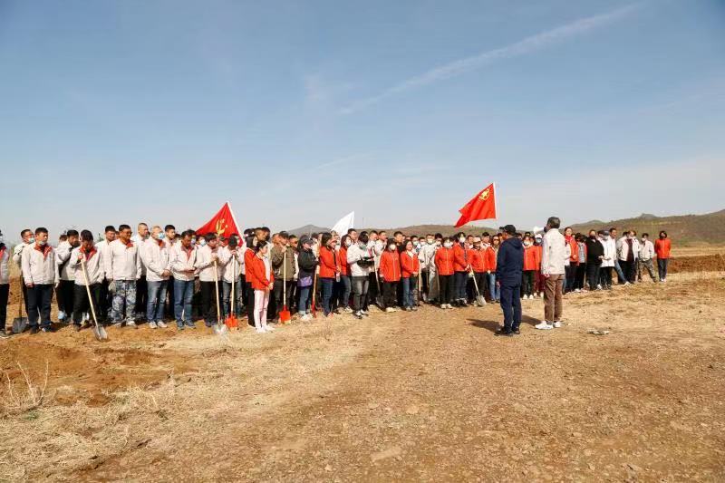 傳承紅色文化  厚“植”綠色水源 共建美好家園