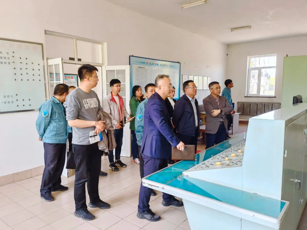 集團(tuán)黨委書(shū)記、董事長(zhǎng)劉杰熙一行到大凌河水廠調(diào)研指導(dǎo)工作