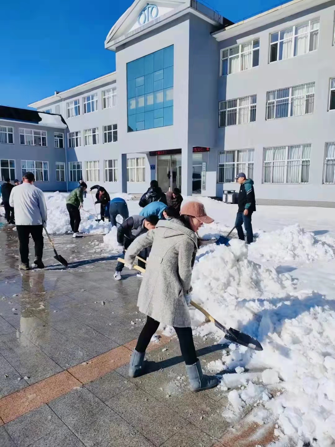 我是黨員我在前 