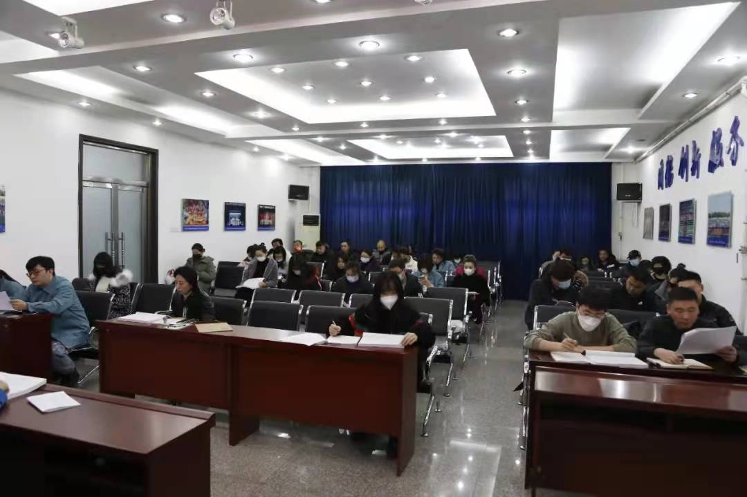 集團黨委召開黨務工作者“堡壘鞏固工程”專題培訓會