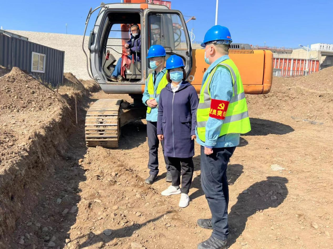 黨旗飄揚丨抗擊疫情 黨員突擊隊沖鋒在前