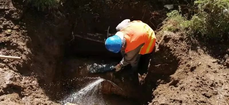 工程公司及時搶修保供水 民生服務(wù)解千憂