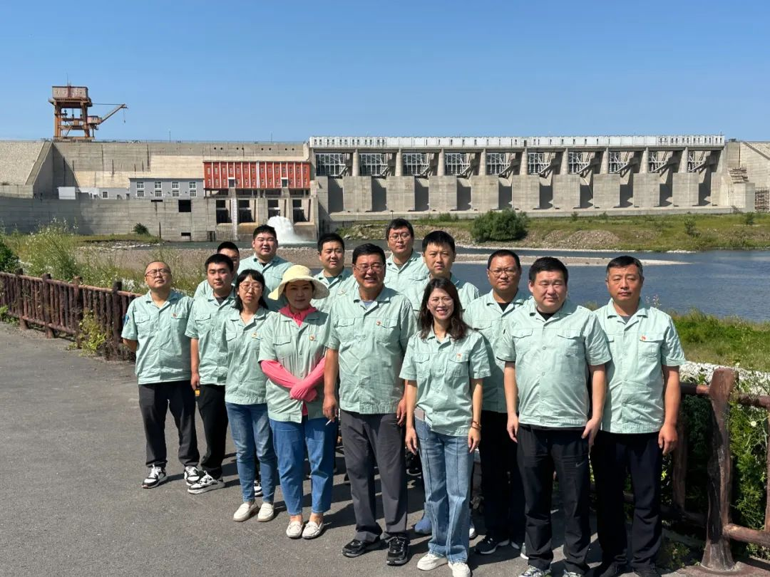 亮身份 水庫建設(shè)公司黨支部立足崗位服務(wù)群眾